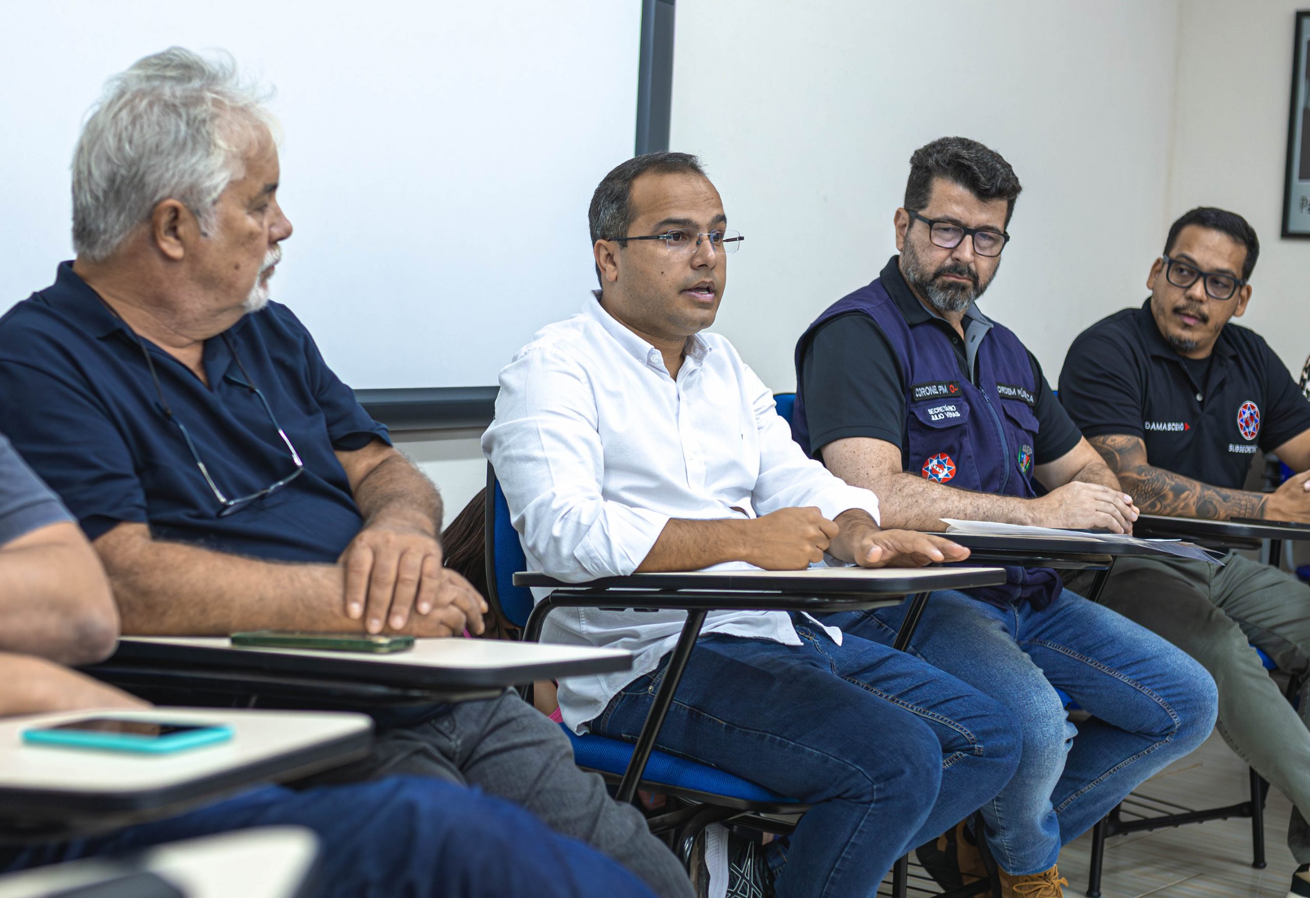 Representantes Da Prefeitura Debatem Cargos E Sal Rios Da Guarda