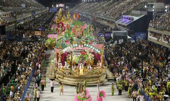 Carnaval 2021: desfiles podem acontecer em fevereiro; entenda