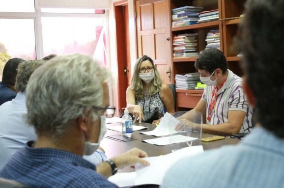Convênio para beneficiar 1,8 mil famílias em Maricá-RJ Convênio para beneficiar 1,8 mil famílias em Maricá-RJ