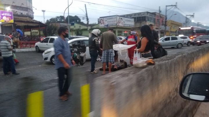 Acidente na RJ 106 deixa uma pessoa ferida em Maricá