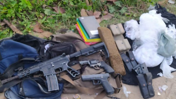 Troca de tiros termina com policial baleado e suspeitos mortos em Itaboraí-RJ