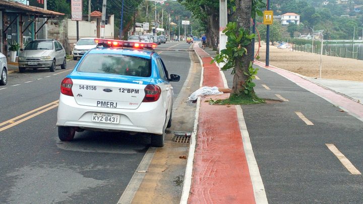 Acidente com moto deixa uma pessoa morta e outra ferida em Marica-RJ