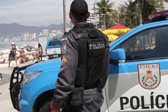 MP-RJ cumpre mandados de busca e apreensão contra PMs suspeitos de corrupção MP-RJ cumpre mandados de busca e apreensão contra PMs suspeitos de corrupção