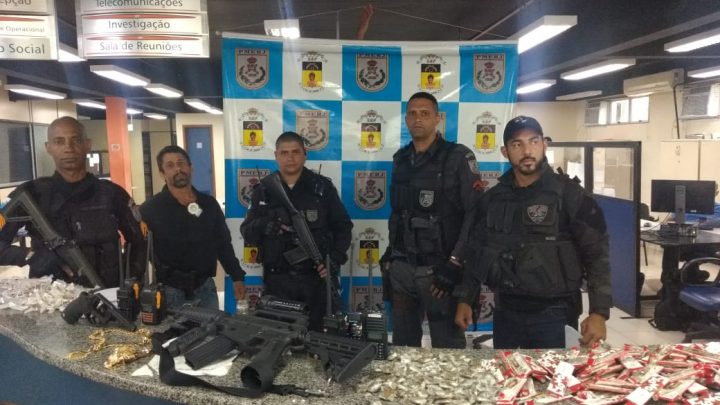 Policiais civis e militares fazem mega-operação em Maricá-RJ