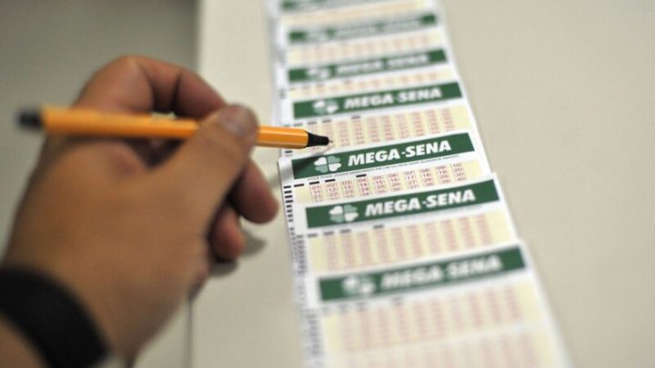 Mega-Sena acumulada pode pagar R$ 52 milhões neste sábado