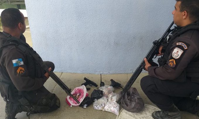 Troca de tiros termina com dois mortos na RJ-106, em São Gonçalo-RJ