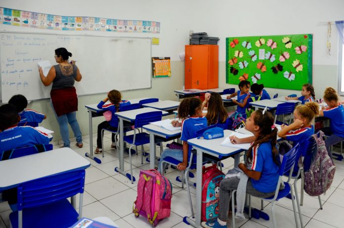 Volta às aulas presenciais só com vacina em Maricá-RJ Volta às aulas presenciais só com vacina em Maricá-RJ