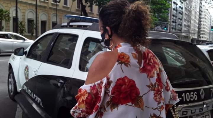Polícia ouve profissional envolvida em falsa vacinação Polícia ouve profissional envolvida em falsa vacinação
