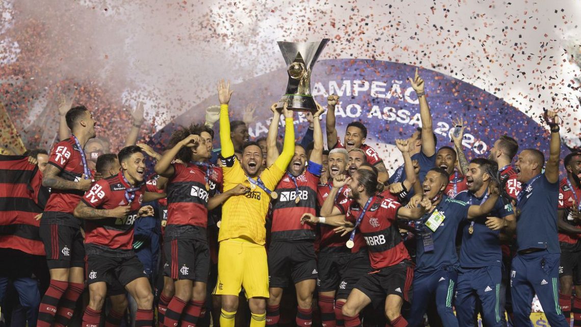 Futebol: Mesmo derrotado pelo São Paulo, Flamengo é campeão brasileiro