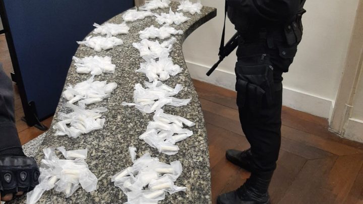 Após troca de tiros um elemento é preso em Santa Rosa,Niterói.