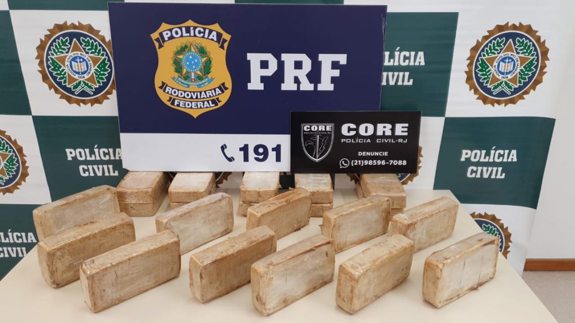 RJ: PRF e Polícia Civil apreendem mais de 20 quilos de pasta base de cocaína RJ: PRF e Polícia Civil apreendem mais de 20 quilos de pasta base de cocaína