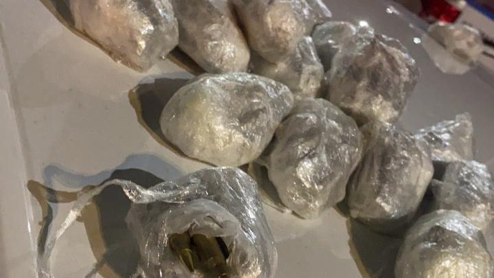 PRF e PM apreendem drogas e fuzil na Ponte Rio-Niterói