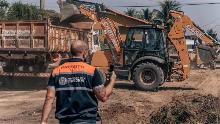 Moradores de Santo Antônio são surpreendidos com mutirão de serviços da Prefeitura de Itaboraí