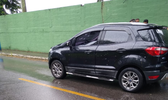 Agente do Degase morre após ter o carro metralhado por criminosos Agente do Degase morre após ter o carro metralhado por criminosos