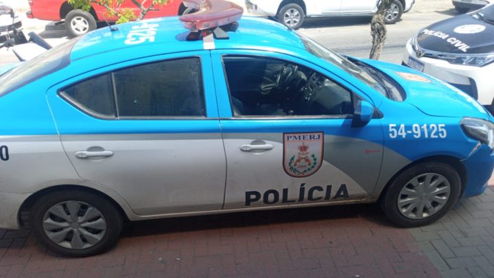 Viatura da PM é alvejada a tiros em Maricá