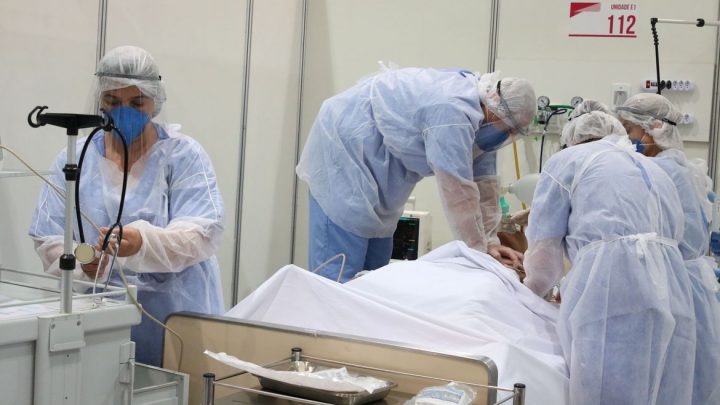 Ministério tem reuniões com indústrias para garantir kit intubação
