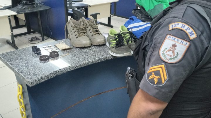 Presos após roubar carro de motorista de aplicativo em Maricá