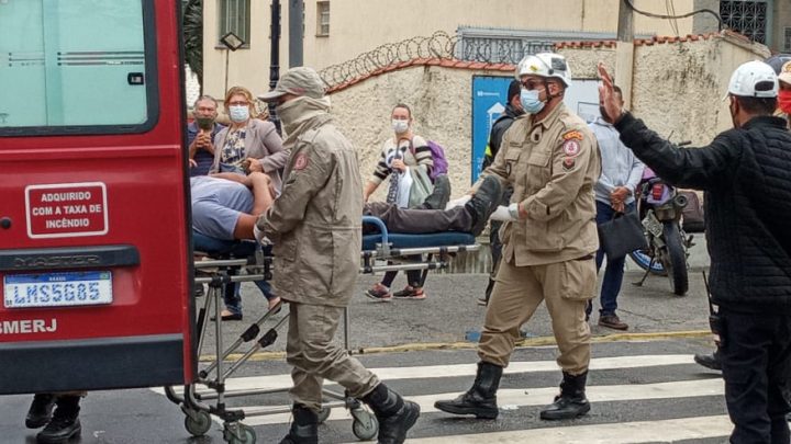 Motociclista fica ferido após acidente no centro de Maricá