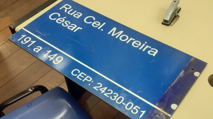 Placa de rua que seria para homenagear Paulo Gustavo é furtada em Niteroi