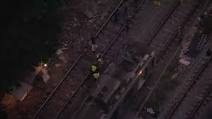 Incêndio em trem no ramal Belford Roxo deixa três feridos.