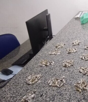 Maricá: 136 trouxinhas de maconha foram apreendidas em Itaipuaçu.