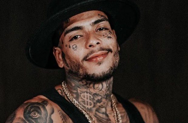 MC Kevin morre após queda da varanda de um prédio.