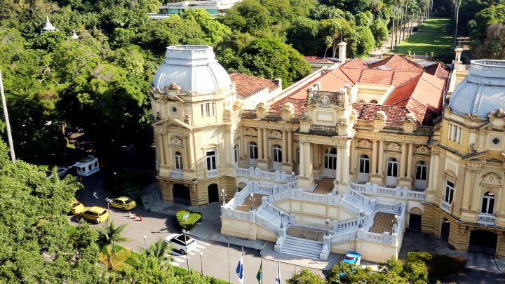 Governo antecipa o pagamento de metade do 13º salário no próximo dia 30