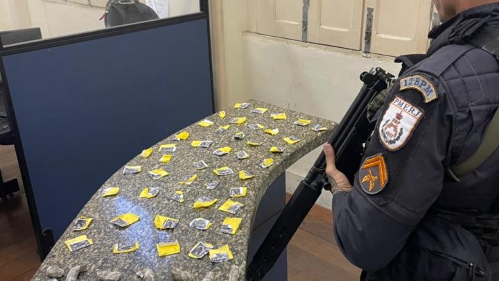 Presos com drogas na Zona Sul de Niterói