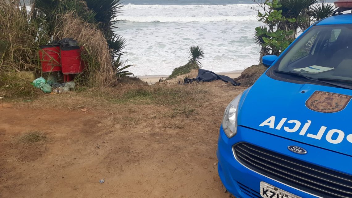 Corpo encontrado na orla de Cordeirinho em Maricá Corpo encontrado na orla de Cordeirinho em Maricá