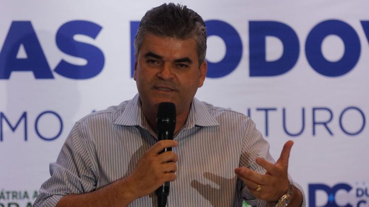 Prefeito de Duque de Caxias tem alta após internação por covid-19