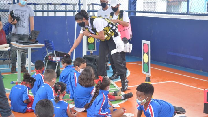 Alunos da rede municipal de Maricá participam de oficina sobre educação no trânsito