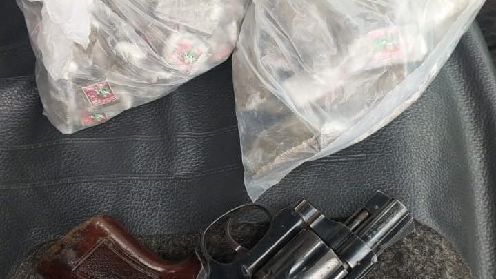 Dupla é presas após perseguição na RJ 104, em Itaboraí