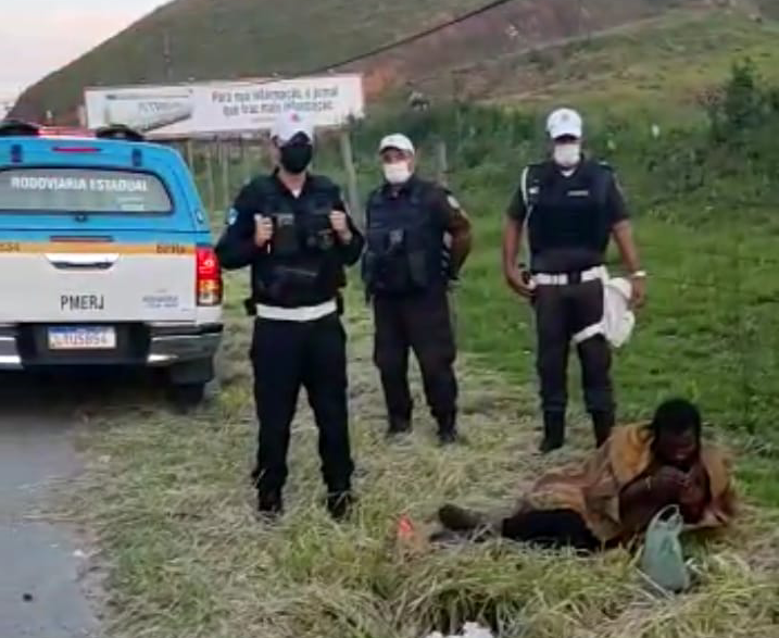 Homem que estava desaparecida e encontrado nas margens da RJ 106 em Maricá Homem que estava desaparecida e encontrado nas margens da RJ 106 em Maricá