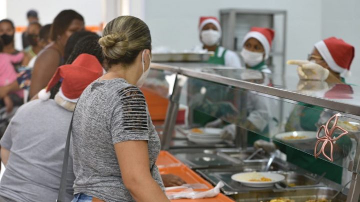 Prefeitura oferece ceia de Natal e leva esperança a quem precisa