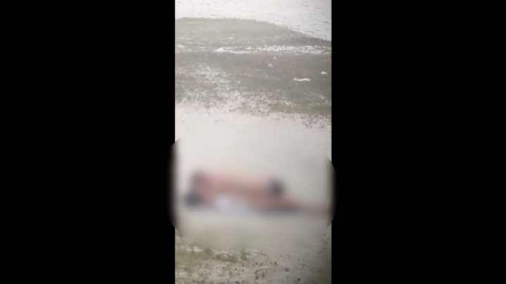 Casal é flagrado fazendo sexo na Praia do Forte, em Cabo Frio-RJ