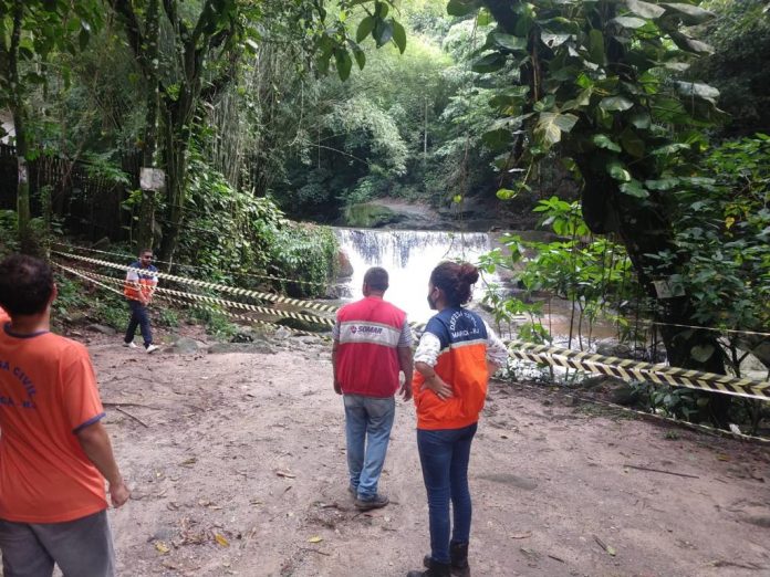 Defesa Civil interdita Gruta da Sacristia, em Jaconé, e a Cachoeira do Espraiado Defesa Civil interdita Gruta da Sacristia, em Jaconé, e a Cachoeira do Espraiado