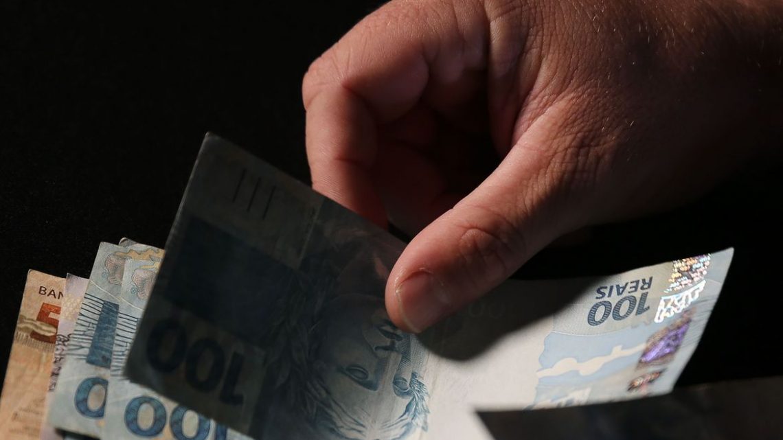 Caixa paga Auxílio Brasil a cadastrados com NIS final 9