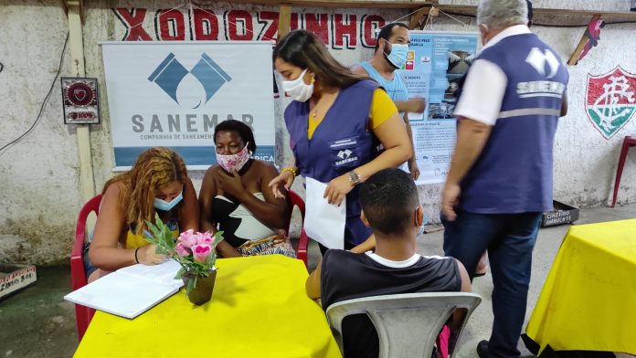 Programa Sanear Comunidades é apresentado a moradores de Itaipuaçu