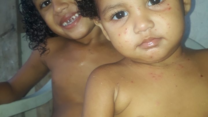 Crianças mortas em incêndio serão enterrados em Maricá nesta segunda