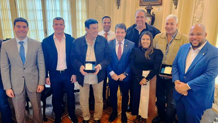 Câmara do Rio homenageia Liesa e Riotur pela beleza e organização do Carnaval 2022