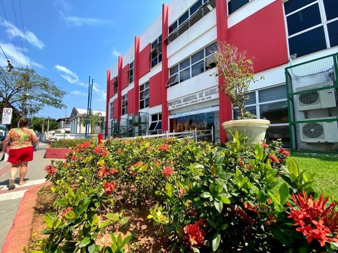 Prefeitura lança edital de processo seletivo com 300 bolsas de estágio Prefeitura lança edital de processo seletivo com 300 bolsas de estágio