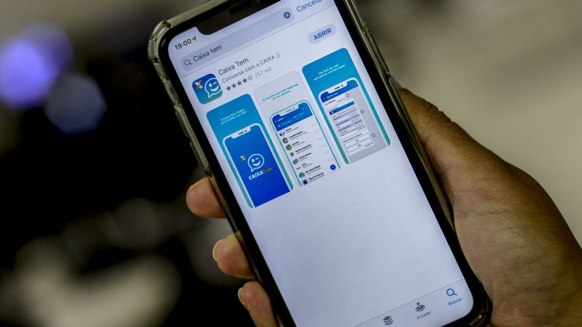 Trabalhadores nascidos em julho podem sacar até R$ 1 mil no FGTS Trabalhadores nascidos em julho podem sacar até R$ 1 mil no FGTS