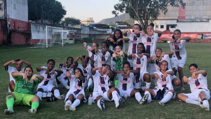 Equipe de futebol feminino Sub-17 de Maricá vence Real Futebol Clube Heips pelo Campeonato Estadual