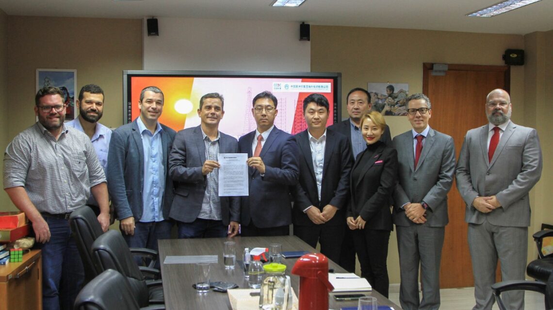 Maricá recebe carta de intenção de empresa chinesa para construção de usina termoelétrica na cidade Maricá recebe carta de intenção de empresa chinesa para construção de usina termoelétrica na cidade