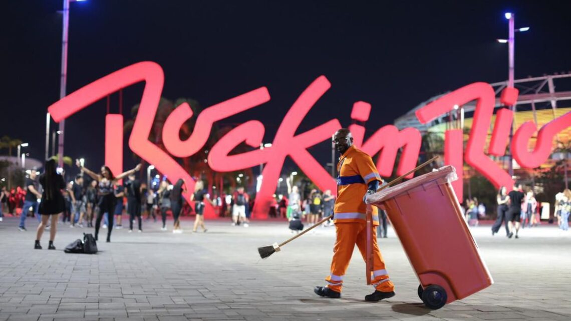 Em dois dias, Comlurb recolhe 110 toneladas de resíduos no Rock in Rio Em dois dias, Comlurb recolhe 110 toneladas de resíduos no Rock in Rio