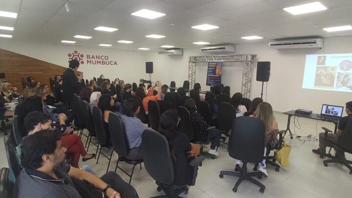 Prefeitura apresenta serviços de saúde mental para servidores em encontro do Setembro Amarelo￼