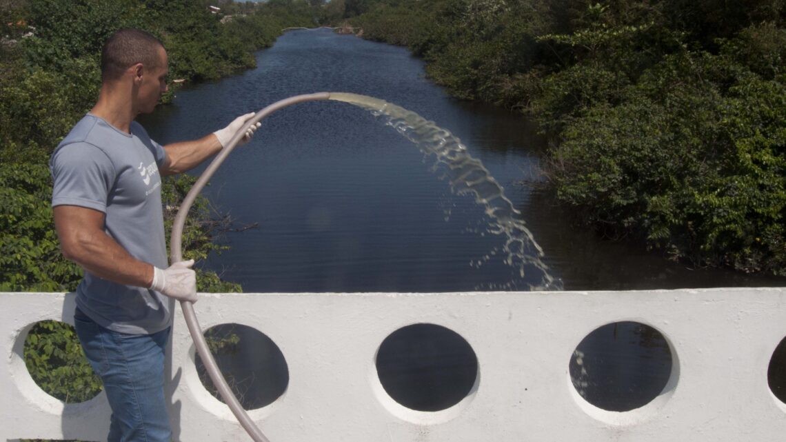 Lagoa Viva: novo caminhão amplia capacidade de distribuição de bioinsumos nos canais e rios de Maricá Lagoa Viva: novo caminhão amplia capacidade de distribuição de bioinsumos nos canais e rios de Maricá