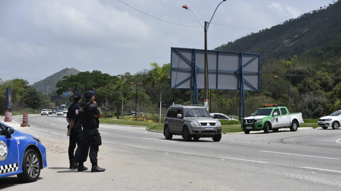 Prefeitura de Maricá aprova projeto com DER e vai construir três passarelas na RJ-106 Prefeitura de Maricá aprova projeto com DER e vai construir três passarelas na RJ-106