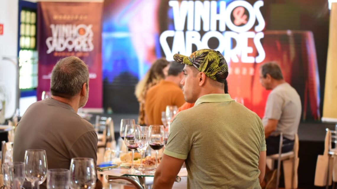 Prefeitura realiza Festival Vinhos & Sabores com workshops sobre a bebida milenar Prefeitura realiza Festival Vinhos & Sabores com workshops sobre a bebida milenar