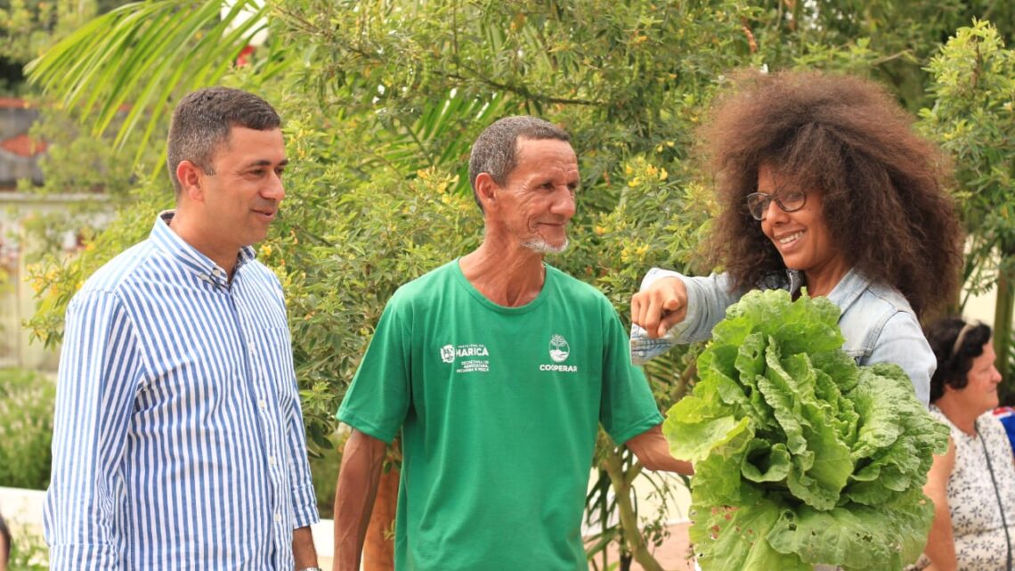 Vice-prefeita de Paris visita Maricá para conhecer projetos de agricultura urbana